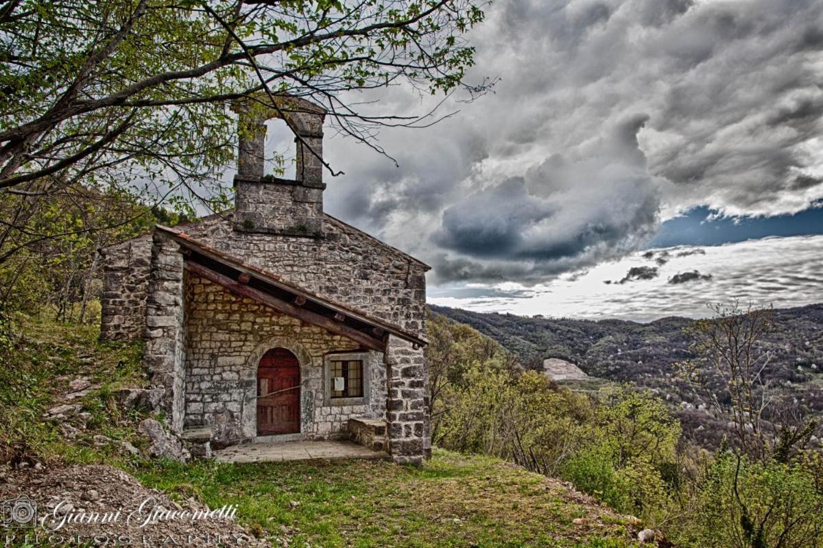 Torre Del Grifone Nel Medioevo Di Cividale Del Friuli Villa Faedis Exterior photo